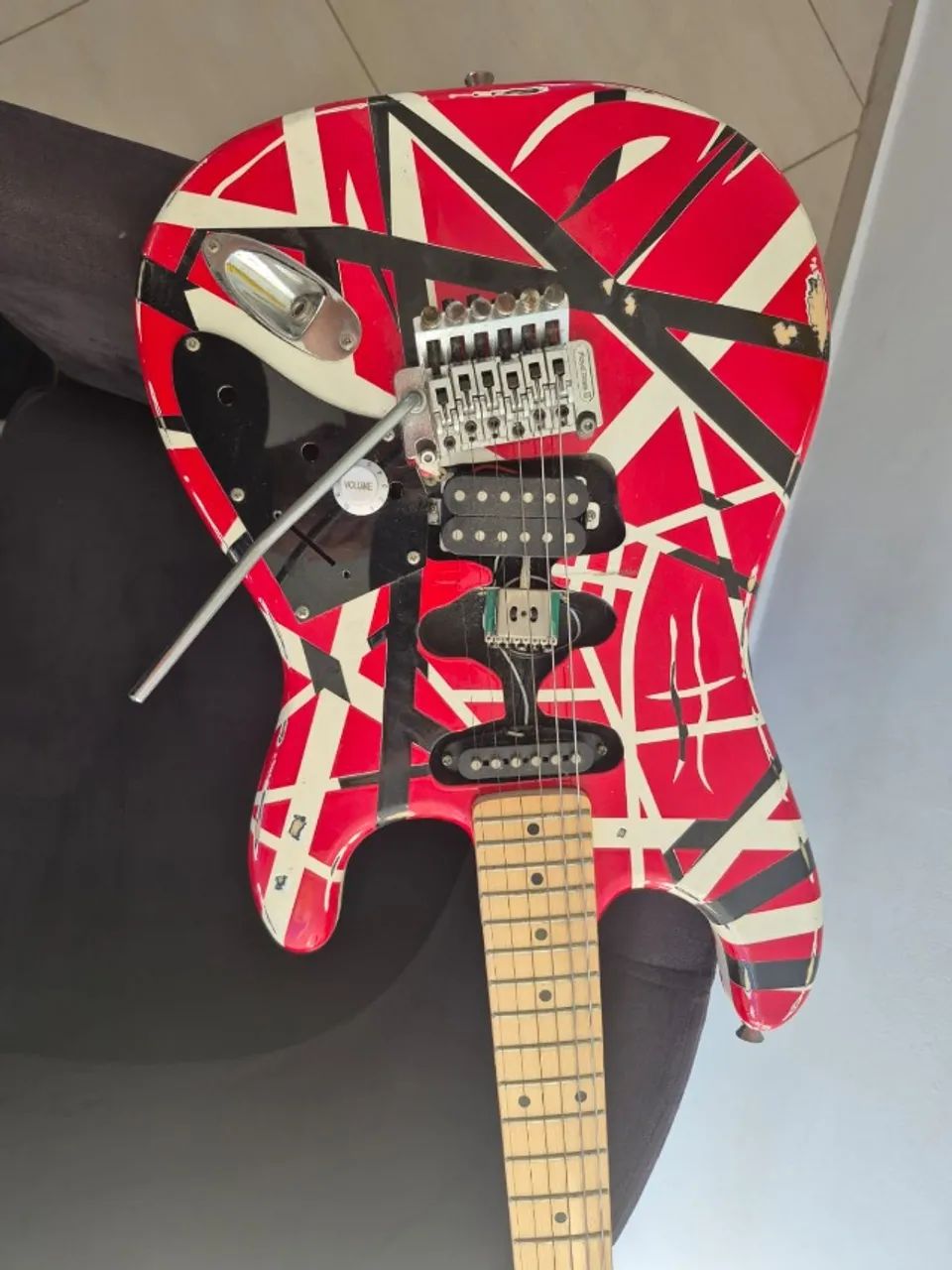 Guitarra Estilo VH (Usada) - Foto 3