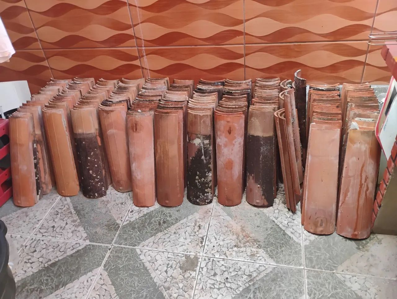 Vendo 286 telhas usadas por R$150 Reais. - Foto 2