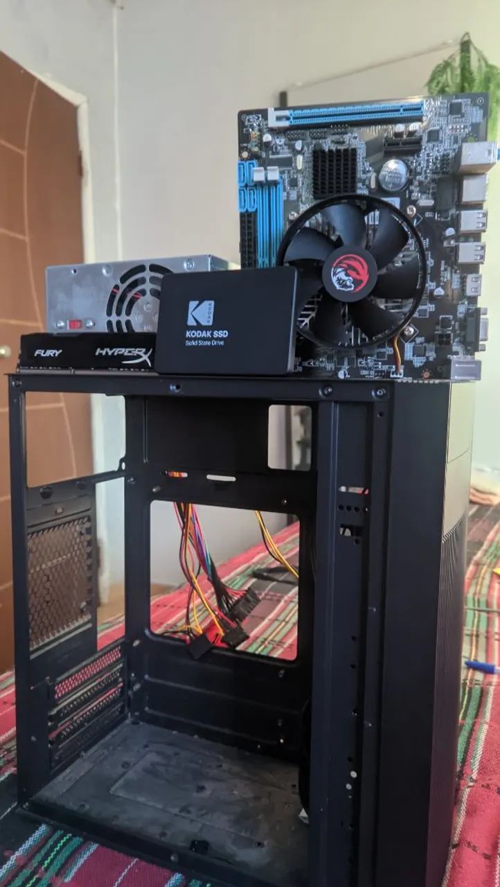 VENDE-SE CPU + NOTEBOOK (R$600)