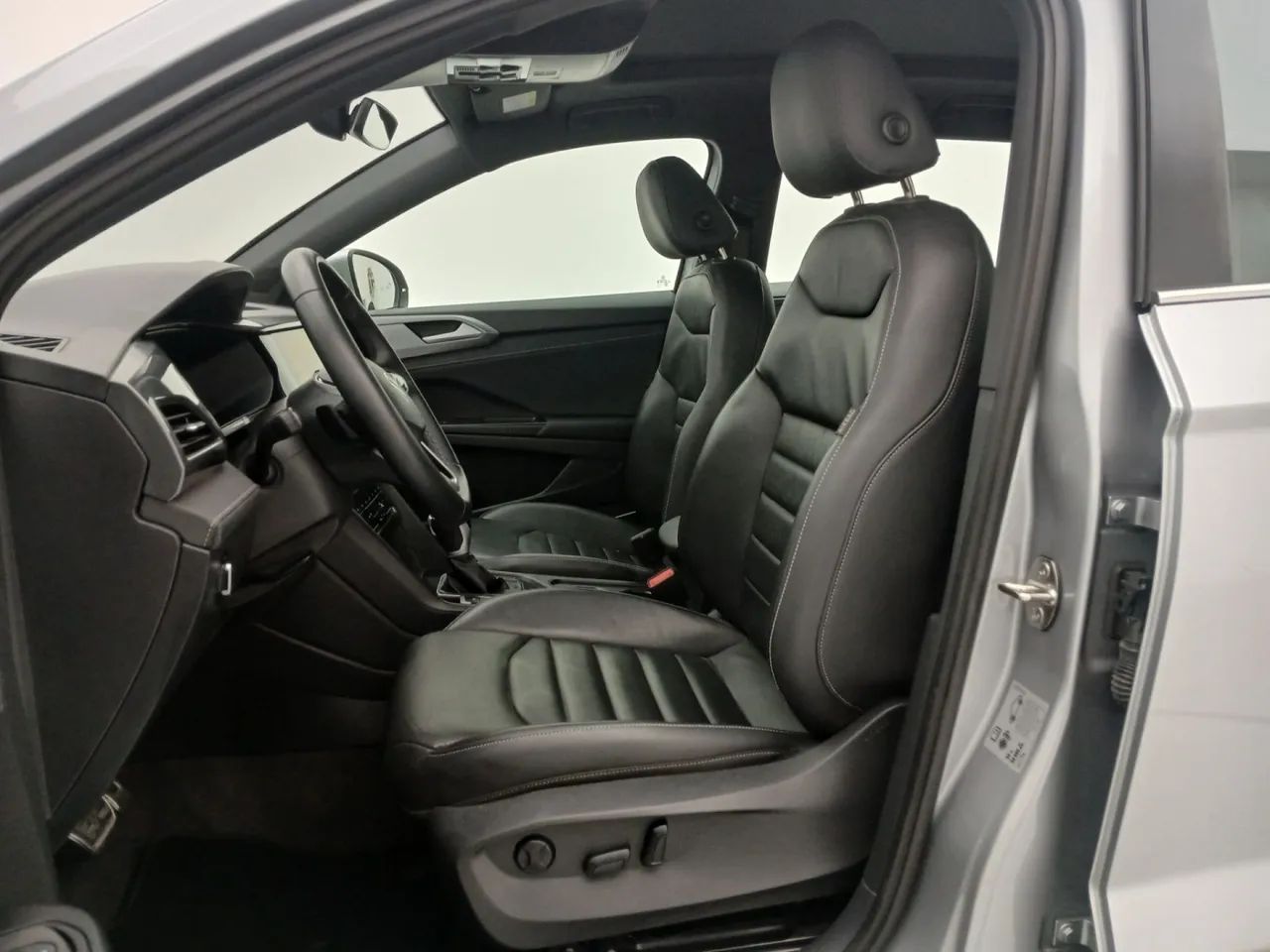 Volkswagen Taos Highline 1.4 250 TSI Flex Aut., foto 16 de 18