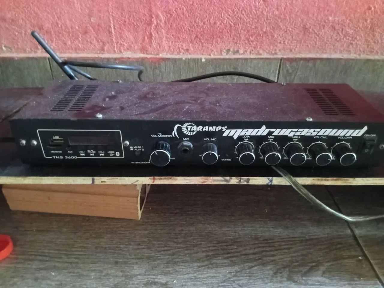 Fone e gave e amplifidor taramps