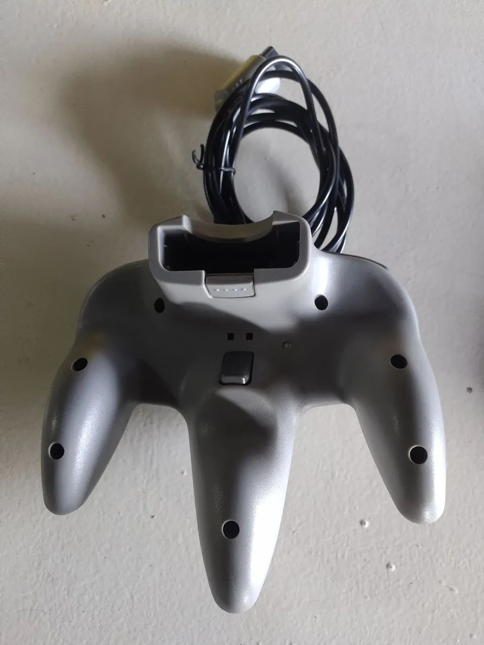 CONTROLE NINTENDO 64 ORIGINAL ABALO 80% - Foto 2