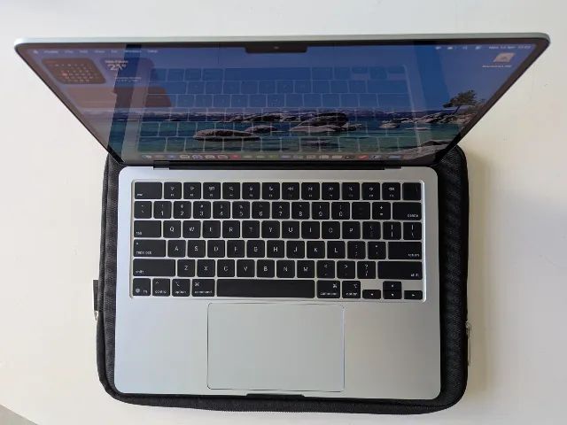 MacBook Air 13 M4 ほぼ新品 MacBook Air M4 MW0Y3LL/A – 16GB 256GB SSD 13