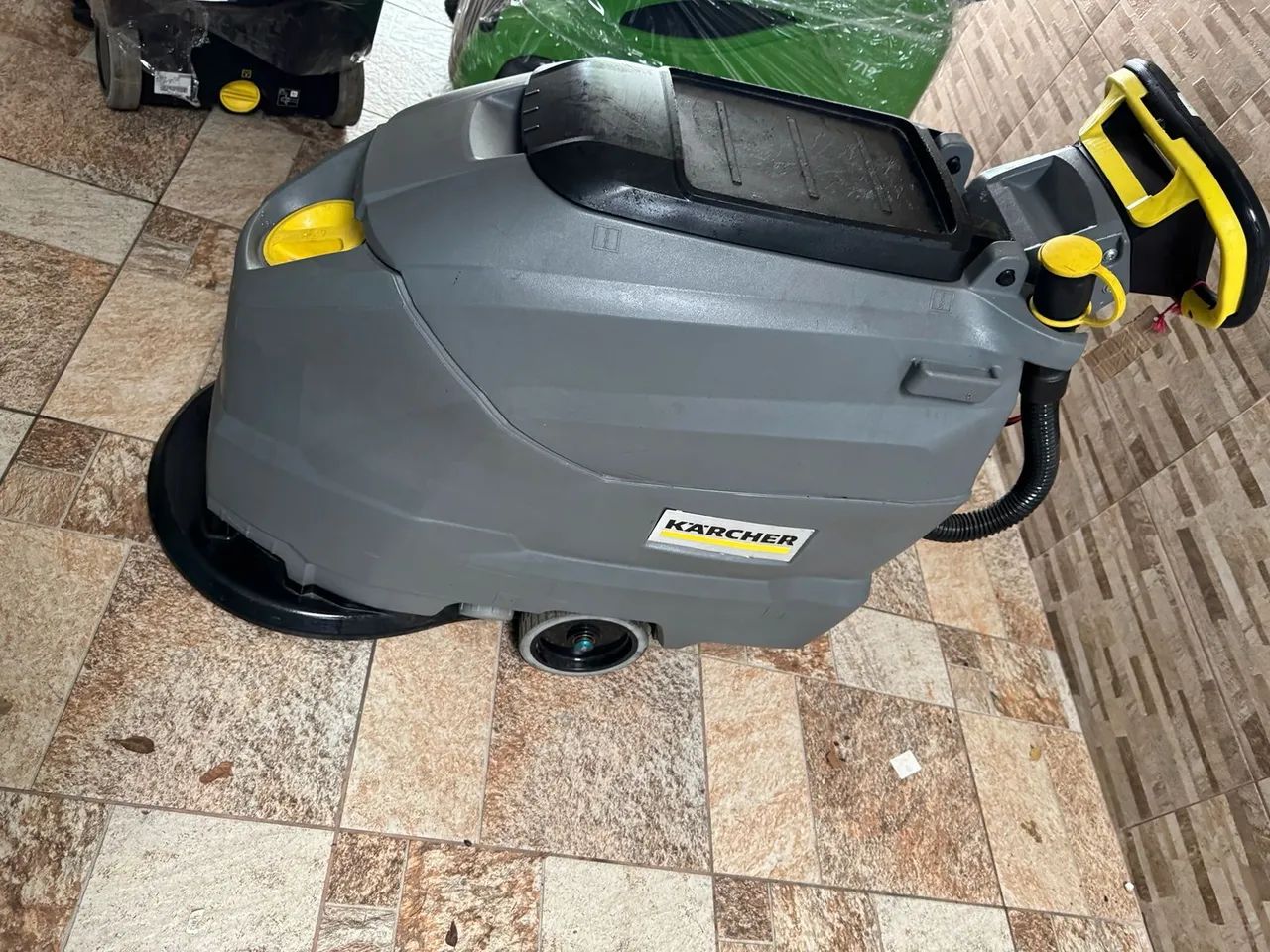 Hoje  lava e seca Karcher 50/50