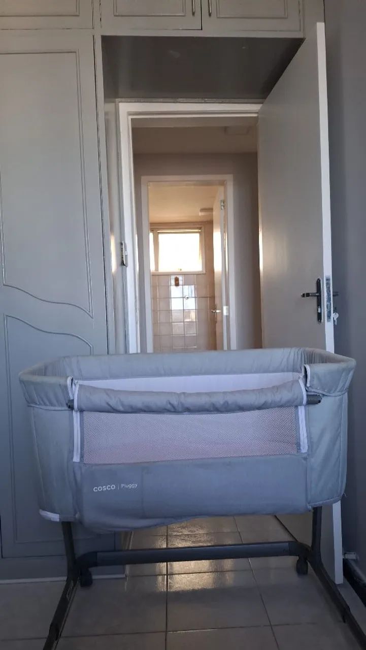 Berço portátil Moisés - Cosco Pluggy