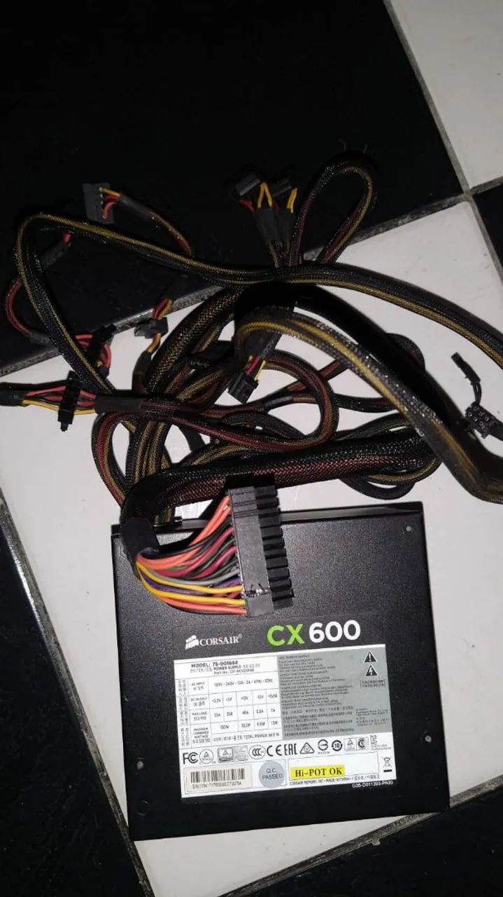 Fonte Corsair CX600 