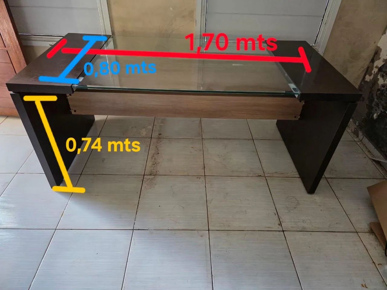 Mesa de escritório de vidro usada