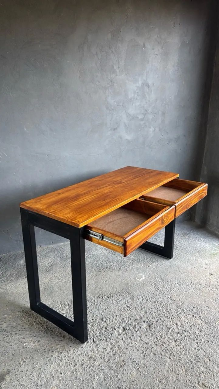 Mesa com gavetas - Foto 5
