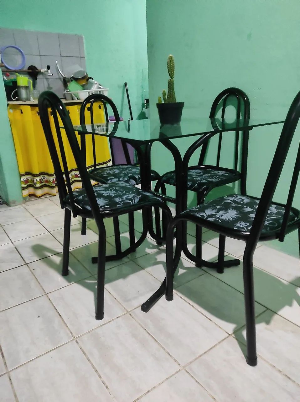 Mesa e cadeiras  - Foto 2