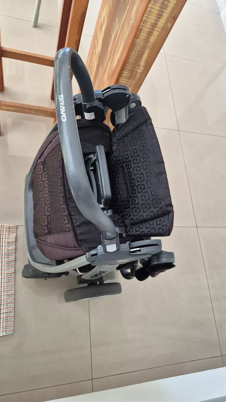 Carrinho de bebê com bebê conforto Chicco Bravo - Foto 3