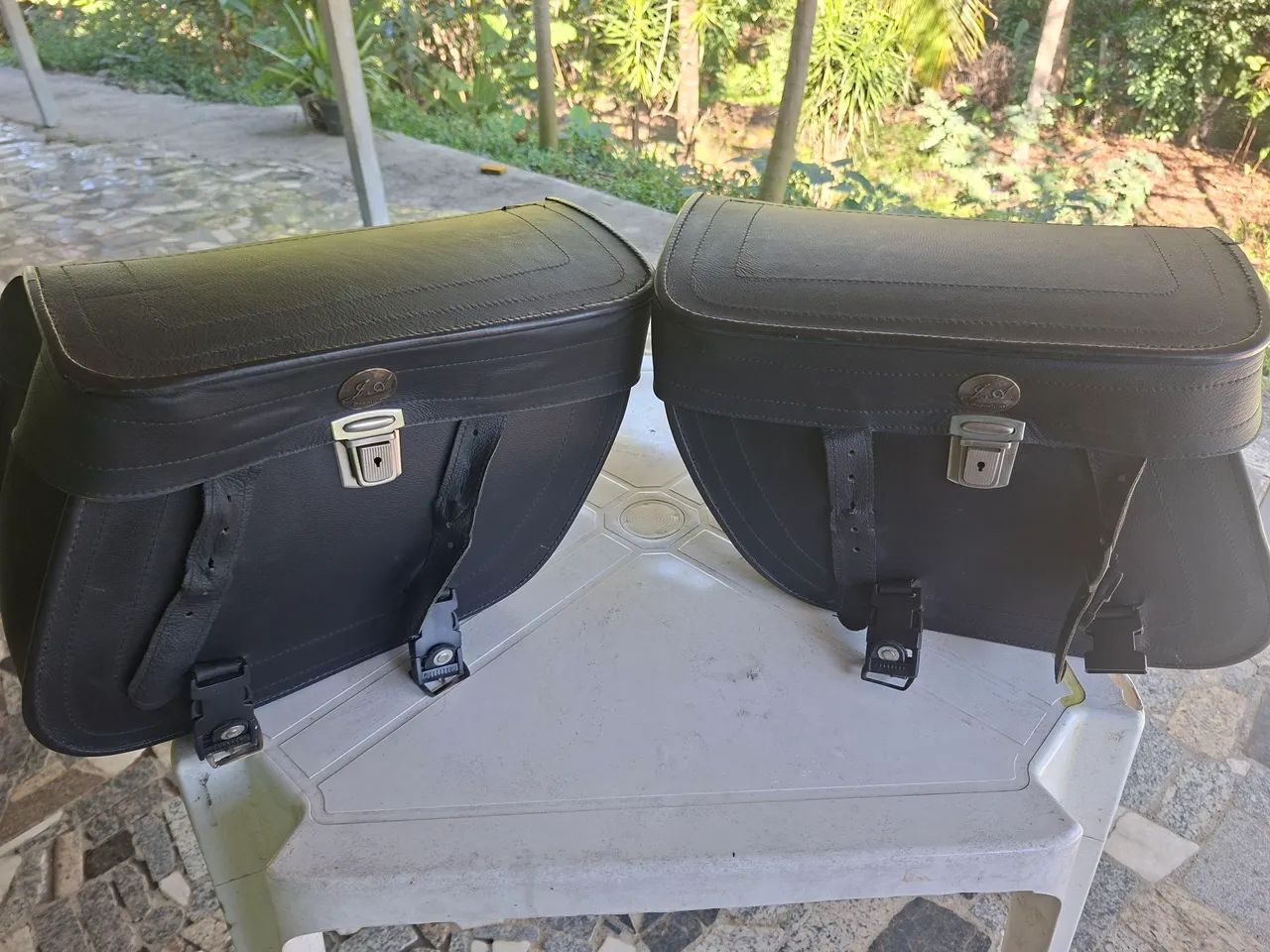 Vendo conjunto Alforges em couro para moto. - Foto 2