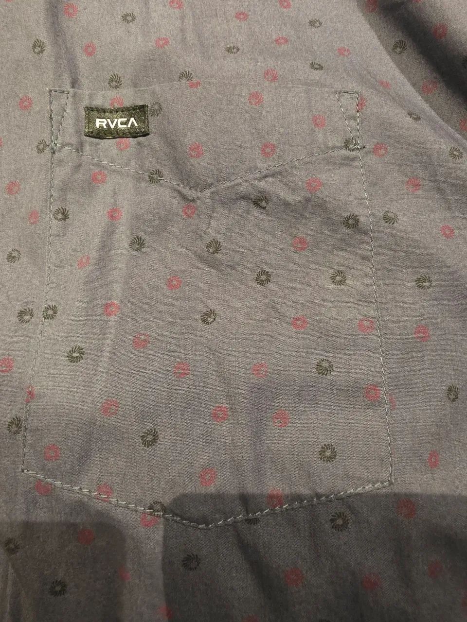 Camisa de botão importada RVCA - Foto 3