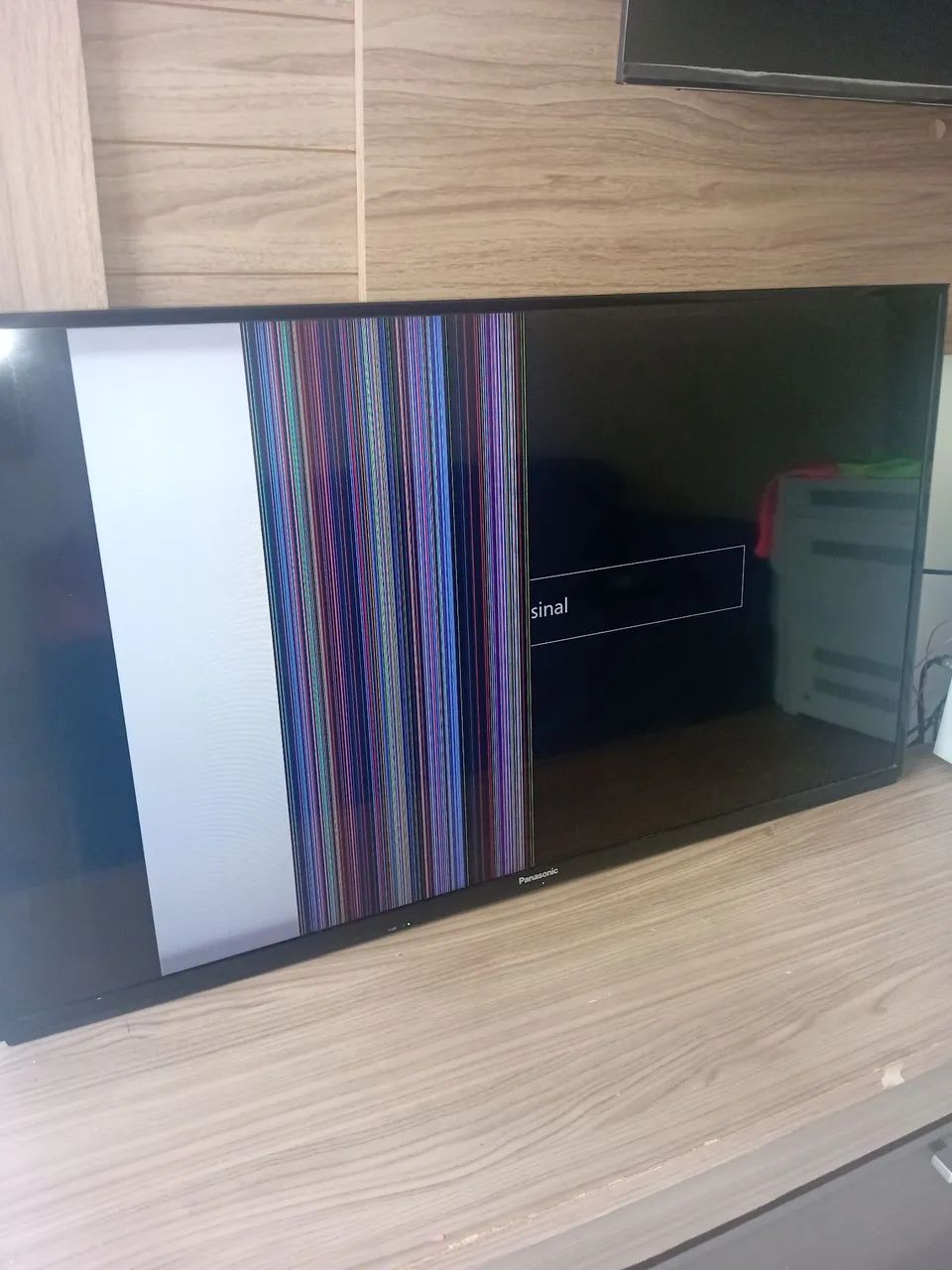 Vendo uma TV digital Panasonic pra resolver peça valor  100 reais  - Foto 2