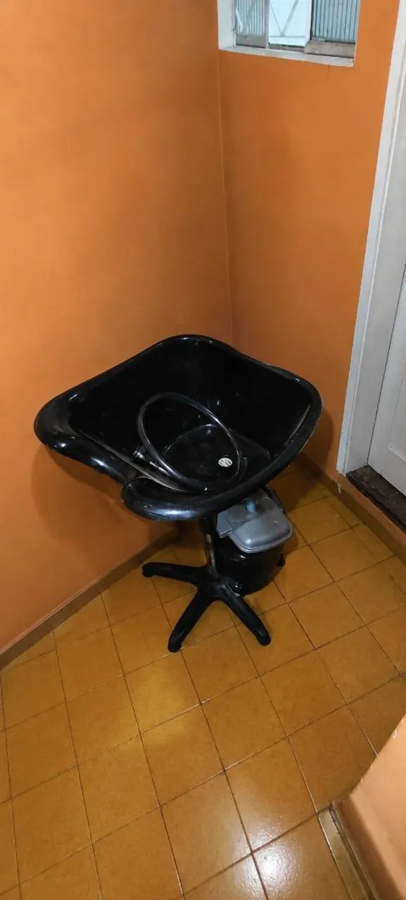 2 cadeiras de barbearia e 1 mini lavatório  - Foto 3