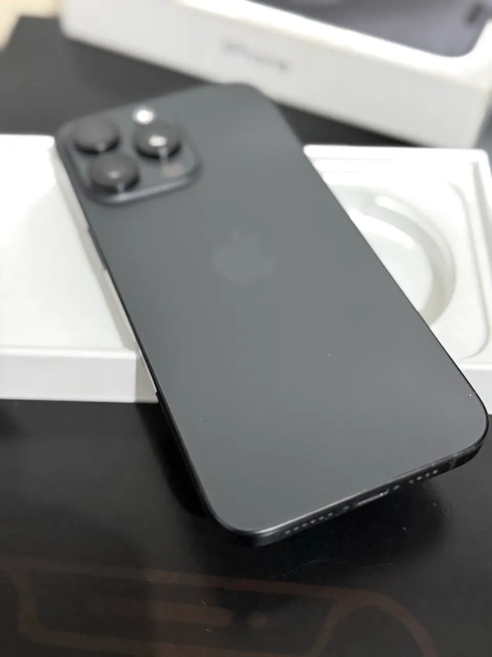 Excelente Iphone 15 Pro Max todo original - Foto 2