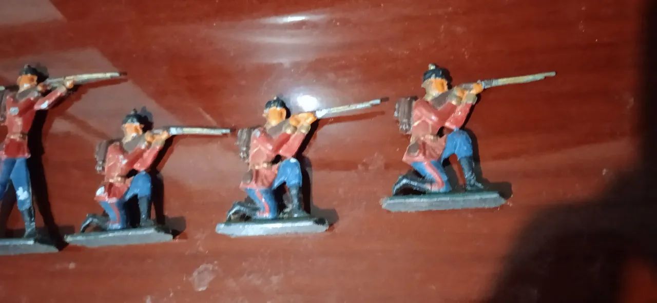  6 soldadinhos de chumbo  - Foto 4
