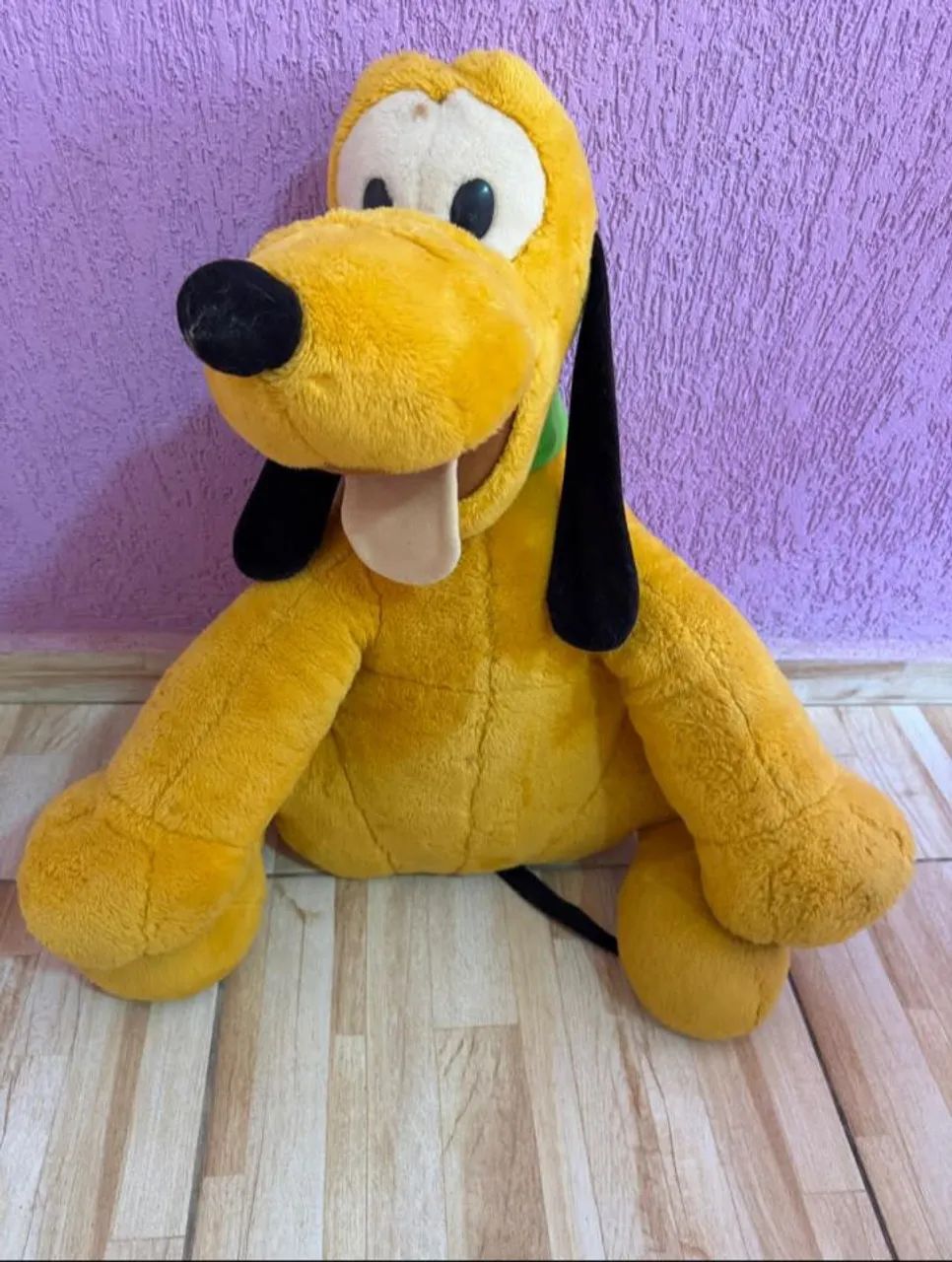 Vendo lindo Pluto de pelúcia 75 cm 