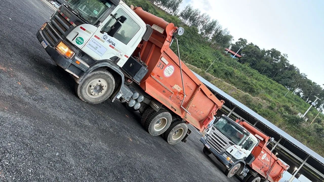 Locações de máquinas e caminhões  - Foto 5