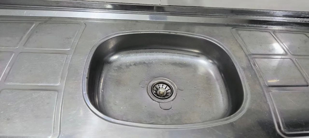 Gabinete de aço com pia inox e com gavetas  - Foto 2