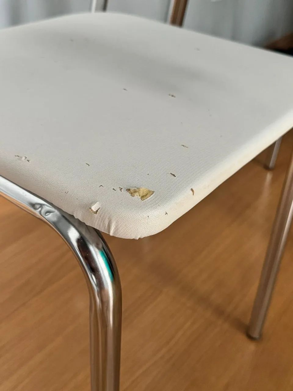 Mesa de Vidro com 4 cadeiras  - Foto 2