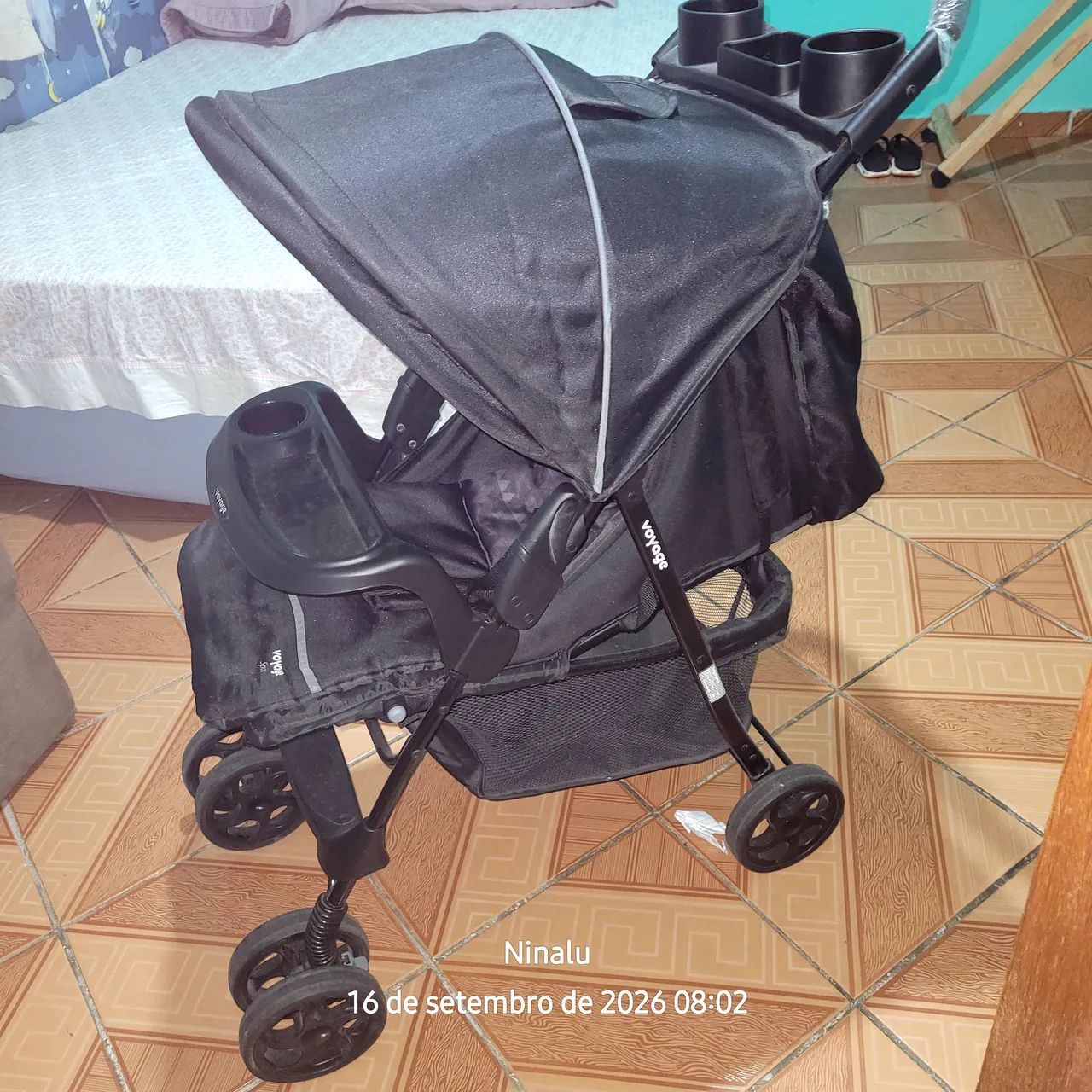 Carrinho  de passeio e andadeira