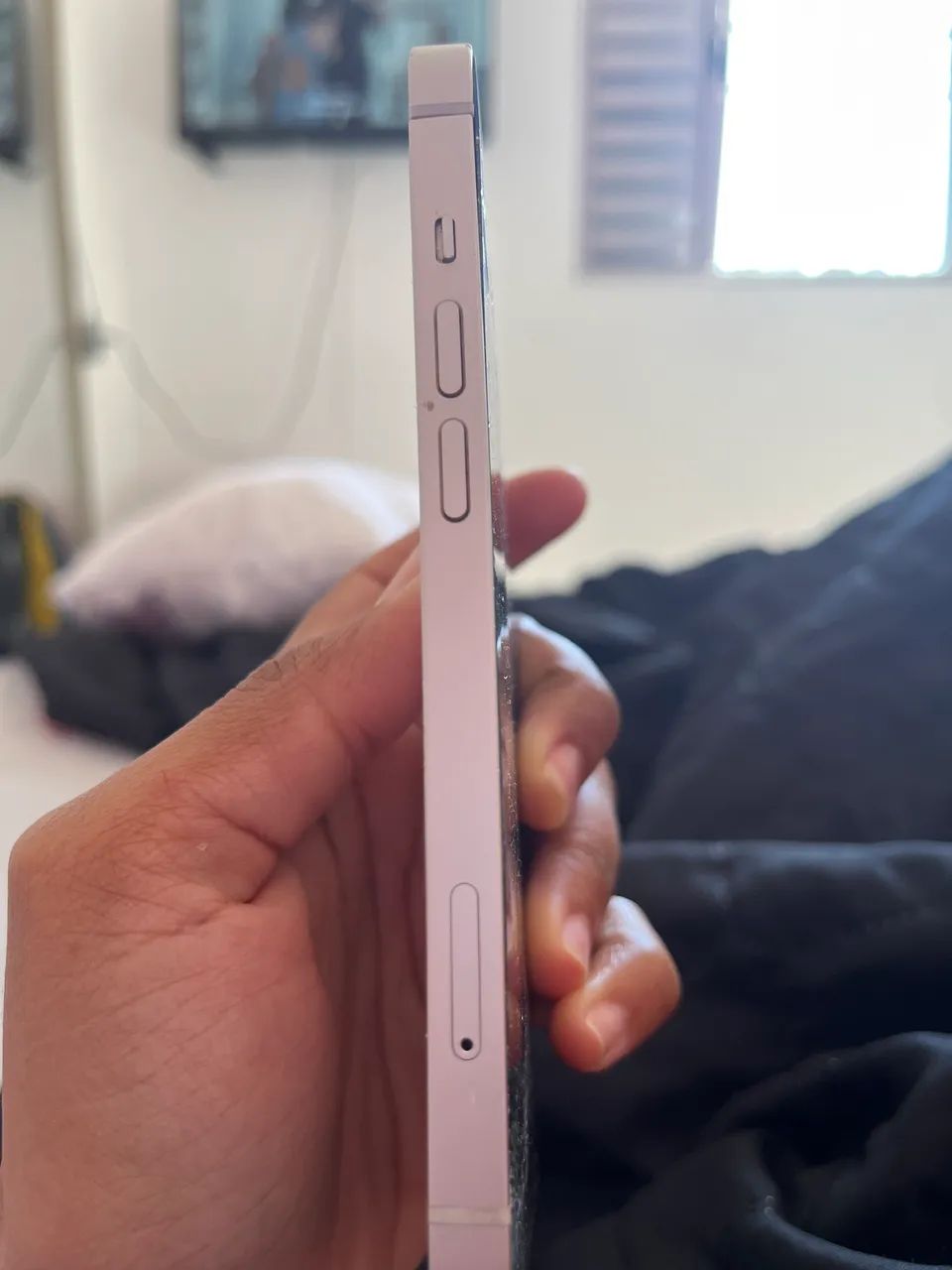 Vendo carcaça de iPhone 13 , 6 meses de uso  - Foto 2
