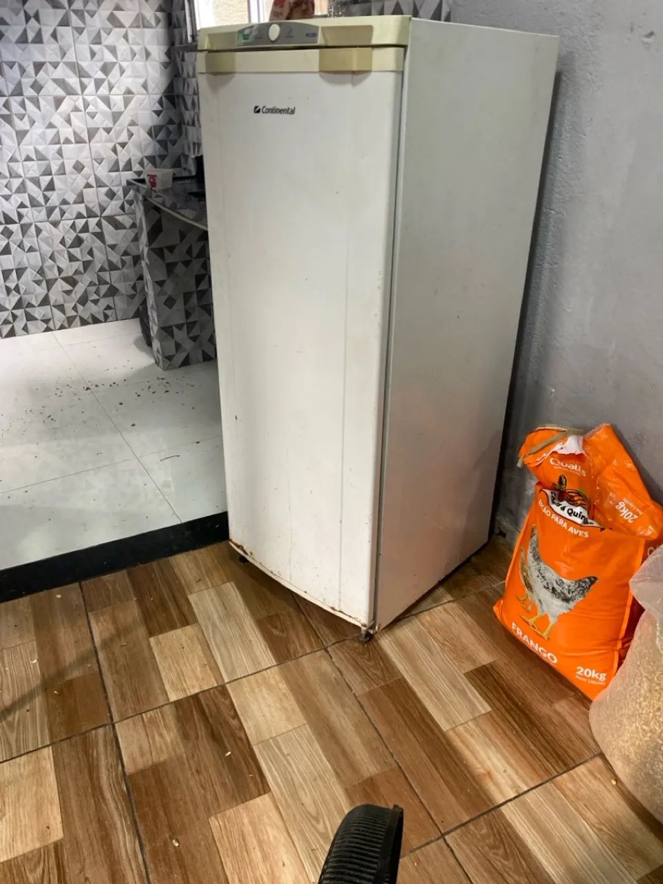 Vendo geladeira 