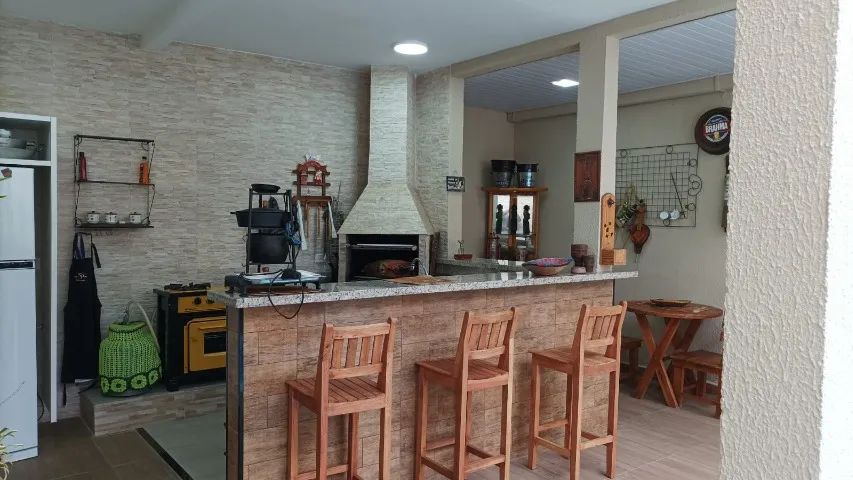 Casa com piscina próximo ao Colégio Adventista.