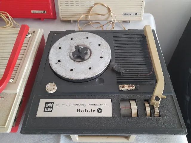 Vitrolas de Maleta Belair, sem teste, para reparo, ler a descrição - Foto 5