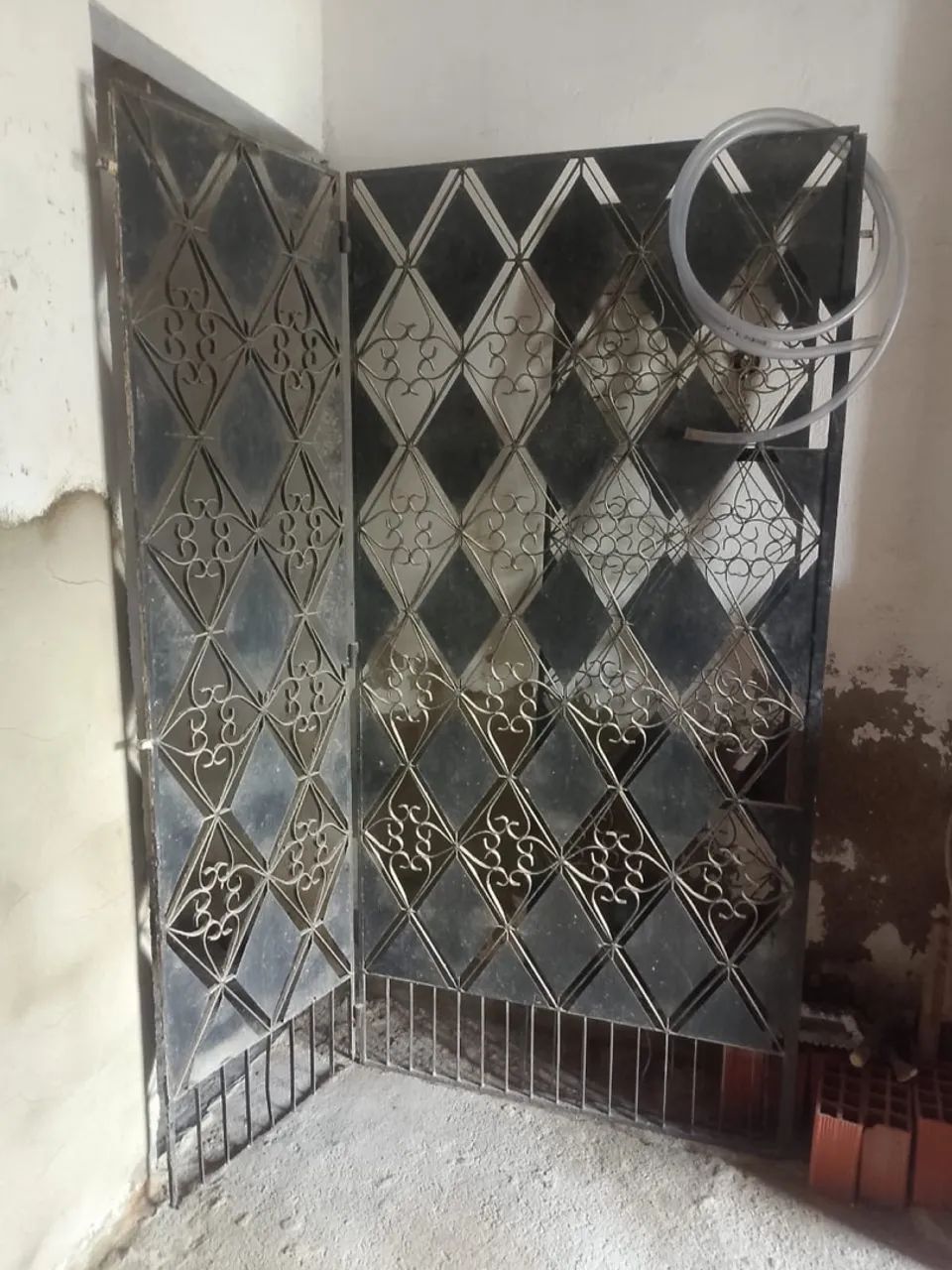 Portão de ferro para garagem usado