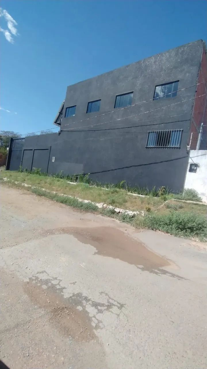 Excelente Galpão Comercial Bem Localizado - Foto 2