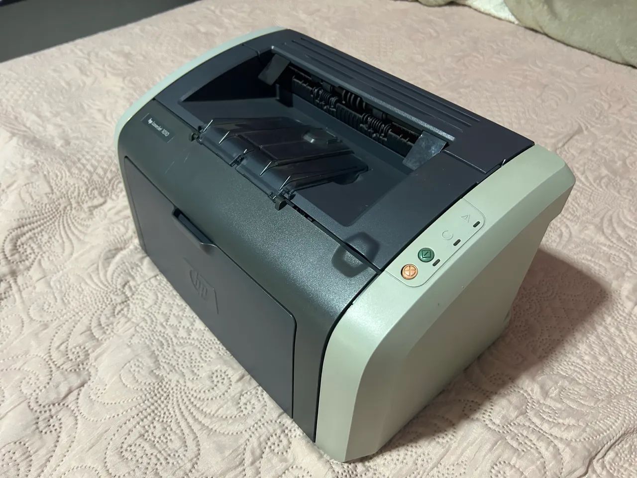 Impressora HP LaserJet 1010 - Laser - Foto 2