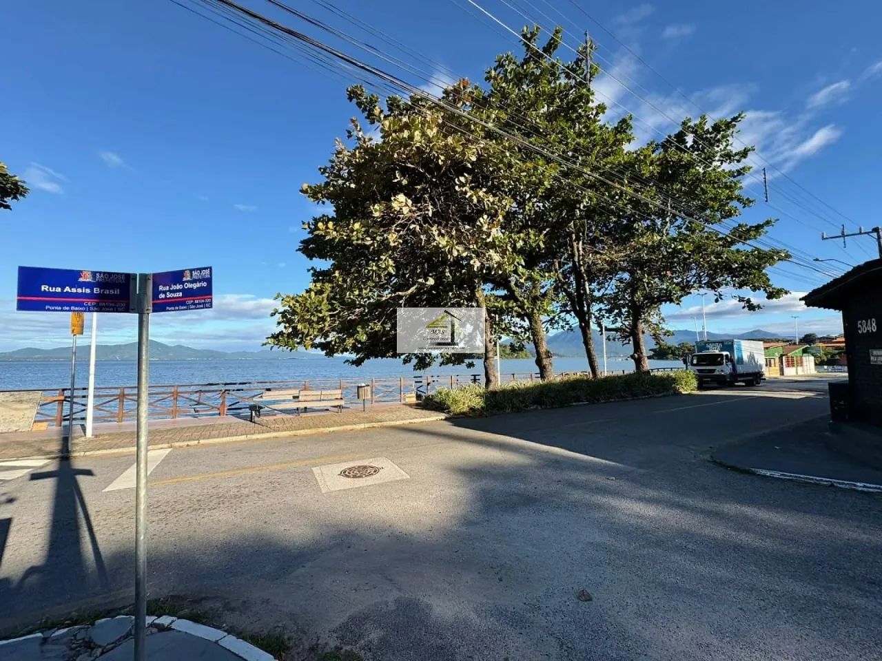 TERRENO NA QUADRA DO MAR NA PONTA DE BAIXO - Foto 3