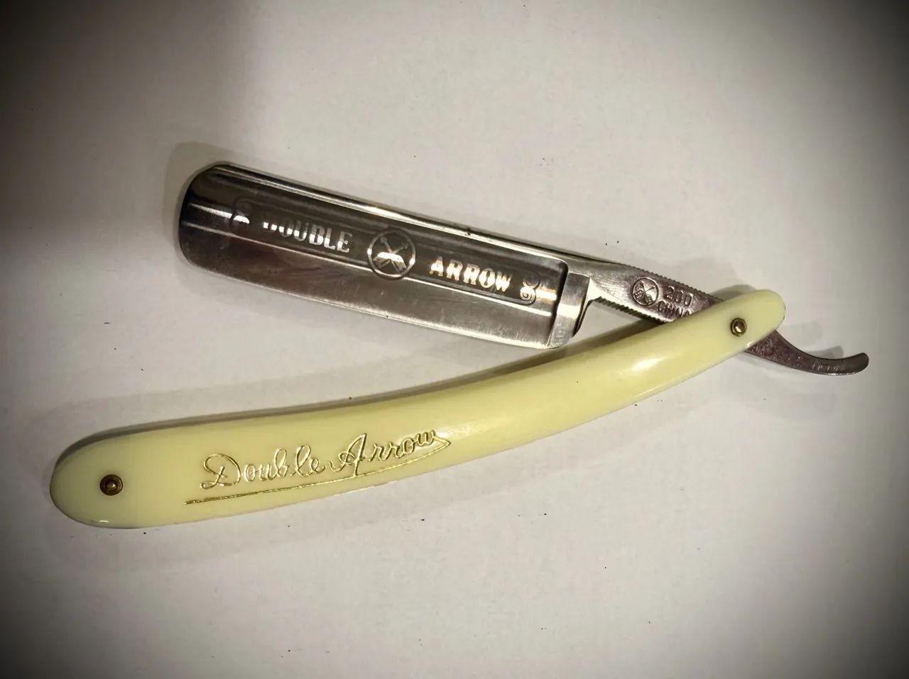 Navalha antiga Double Arrow