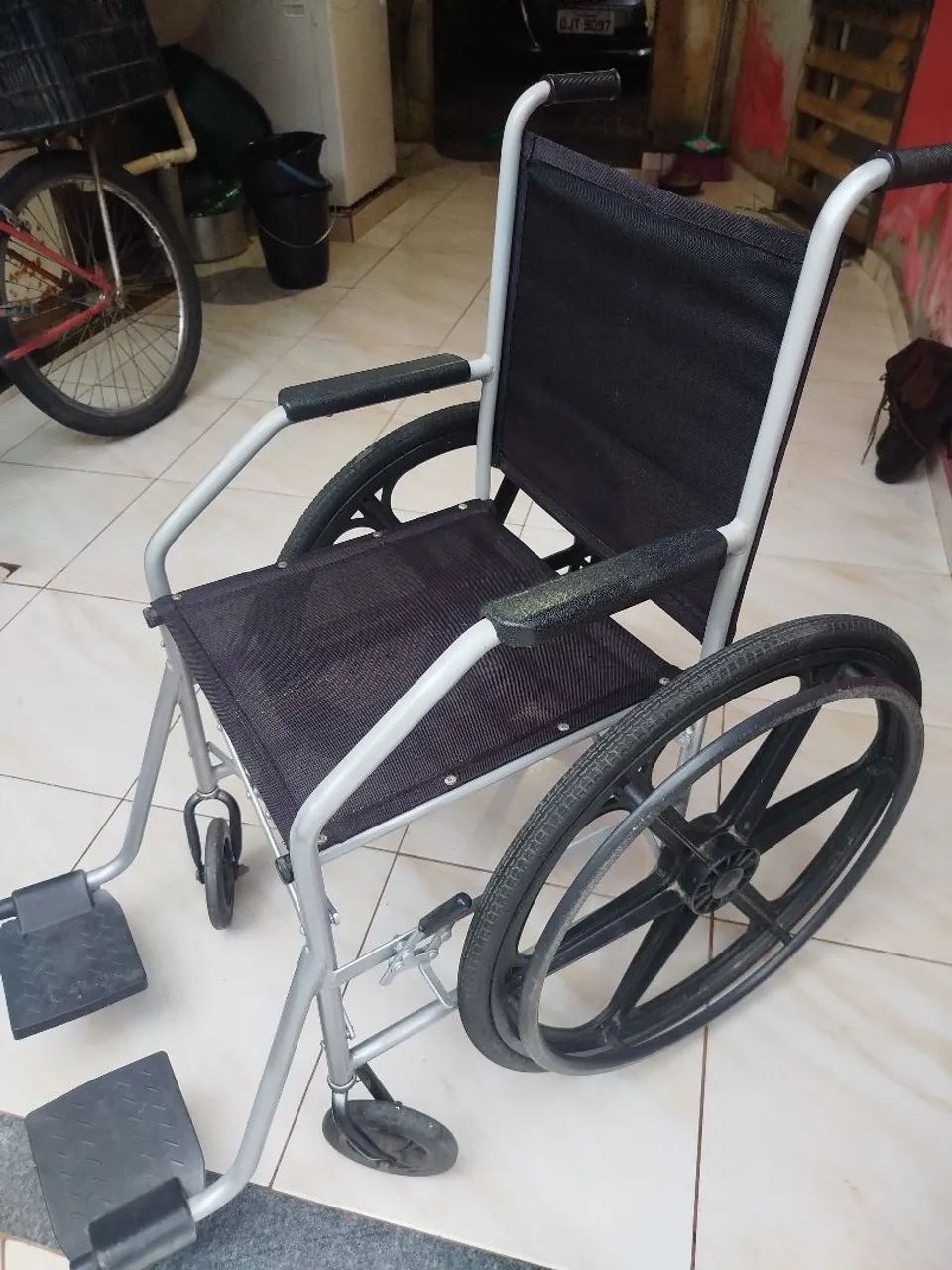 Cadeira de rodas. - Foto 5