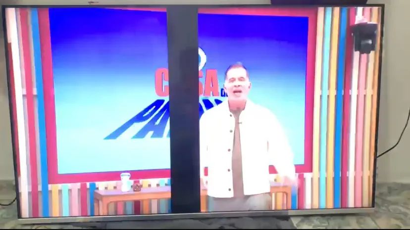 VENDE-SE TV PHILIPS, COM DEFEITO 