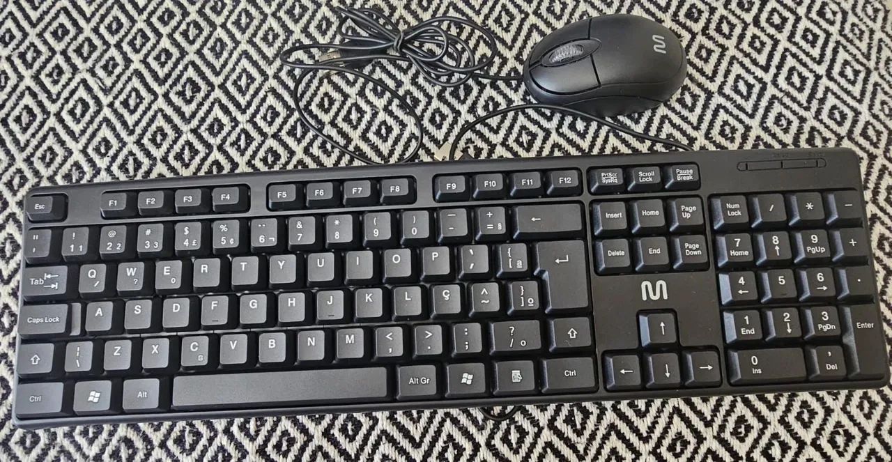 Teclado númerico e mouse com fio