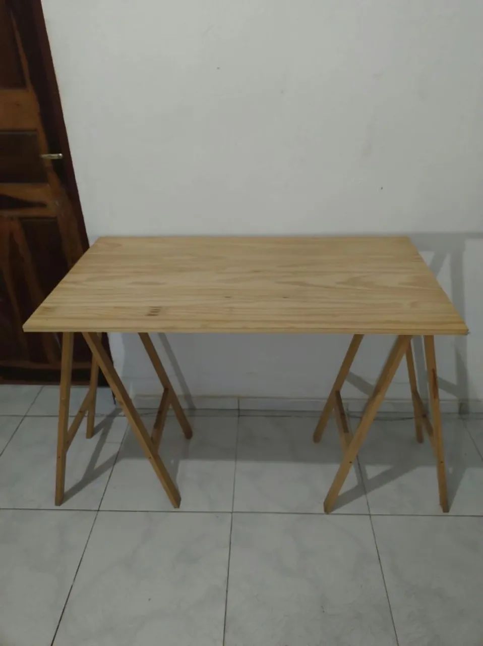 Mesa composta de base e cavaletes em pinus. - Foto 3