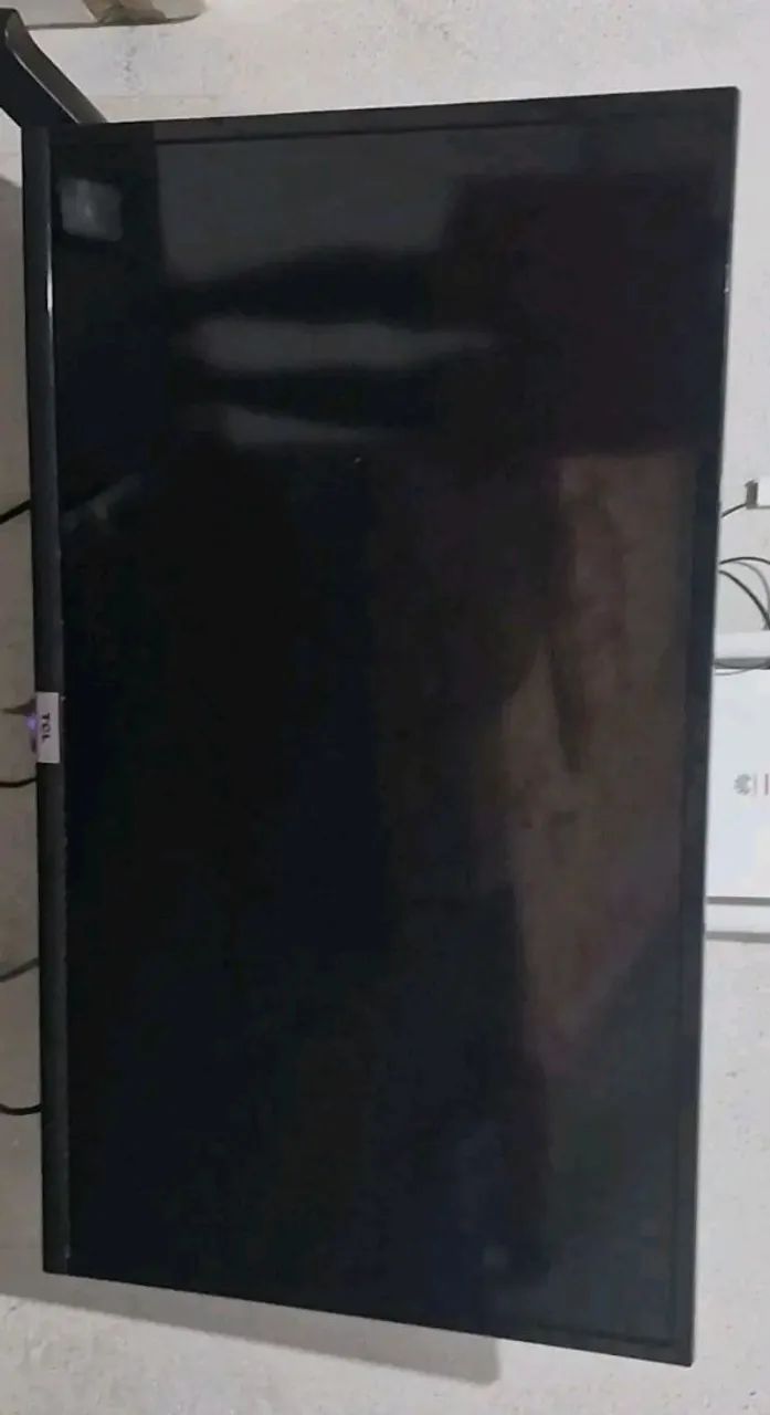 TV TCL(LEIA A DESCRIÇÃO)