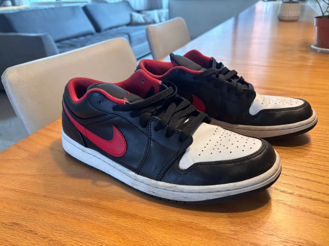 Air Jordan 1 Low Bred Toe