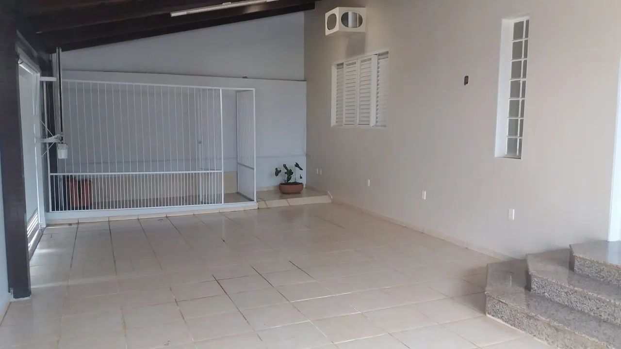 Casa no centro ao lado da JK  - Foto 2