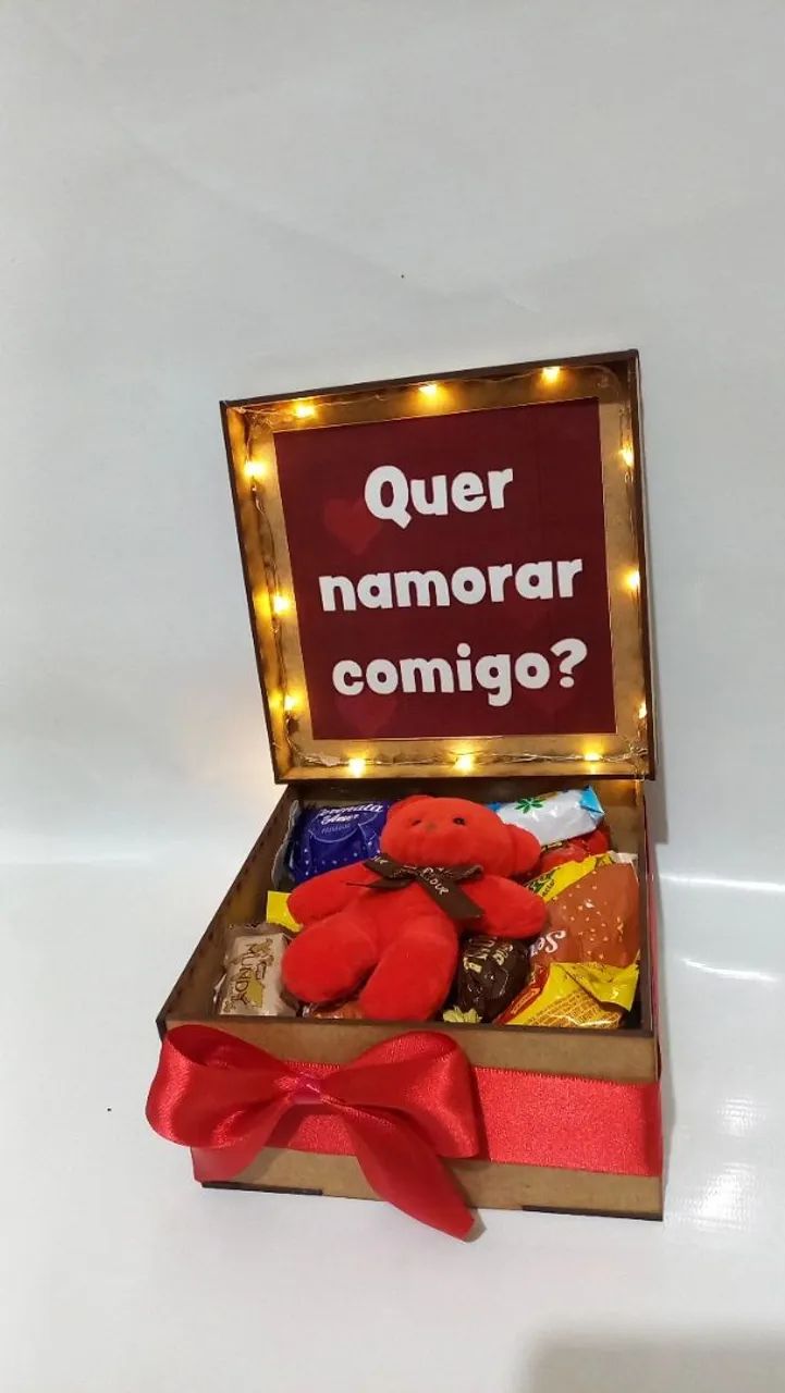 Caixa pedido de namoro. 