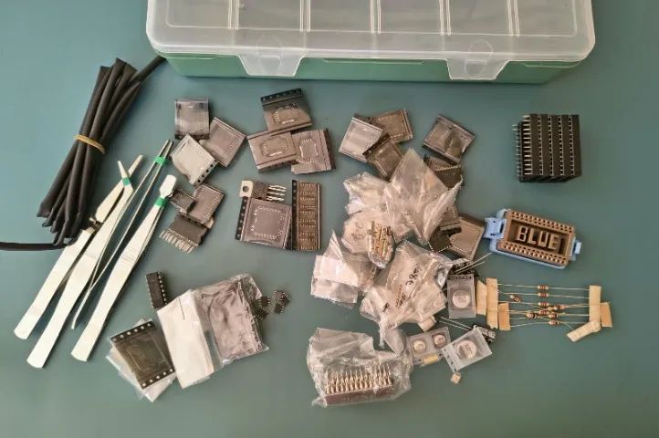 KIT COMPONENTES E FERRAMENTAS PARA CONSERTO DE MÓDULOS VEICULARES