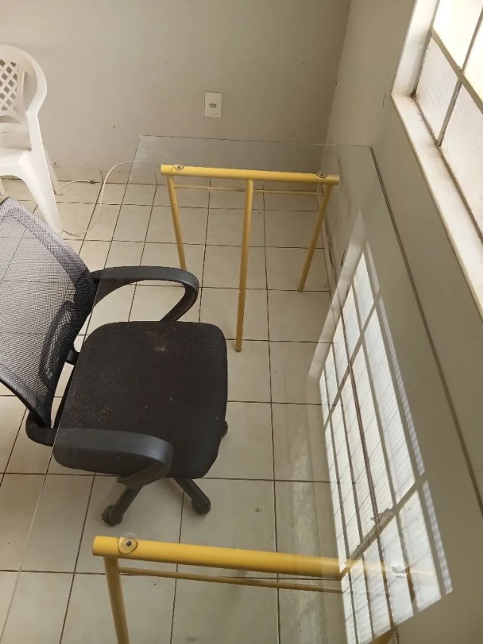 Mesa e cadeira de escritório  - Foto 2