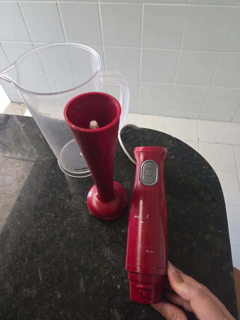 Mixer Britânia, vermelho, com copo medidor - Foto 3