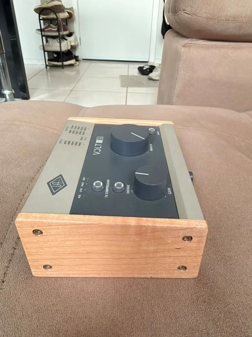 Universal Audio Volt 176 - Interface de Áudio USB - 24-bit/192 kHz - Phantom Power 48V - Foto 3