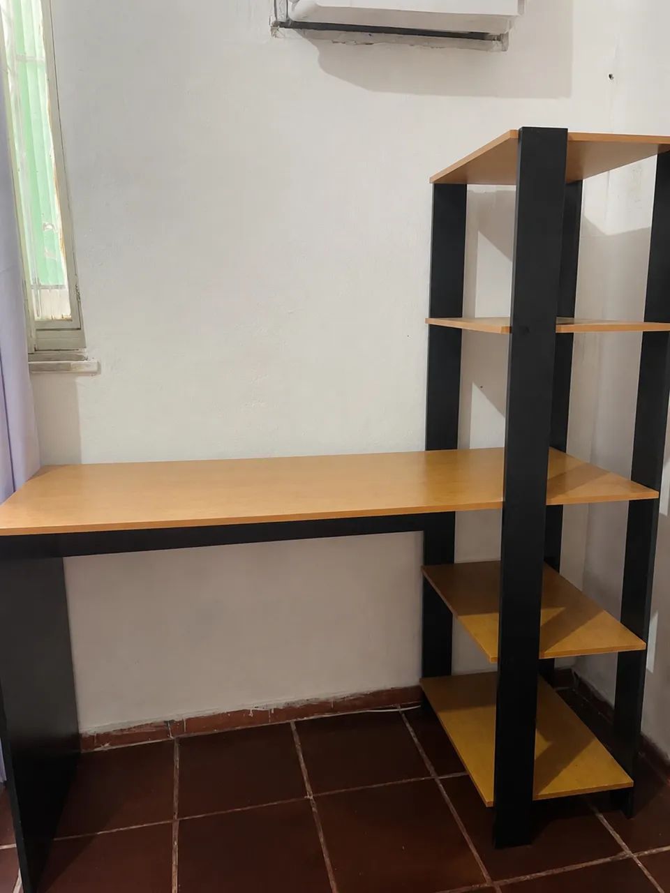 Escrivaninha 190,00