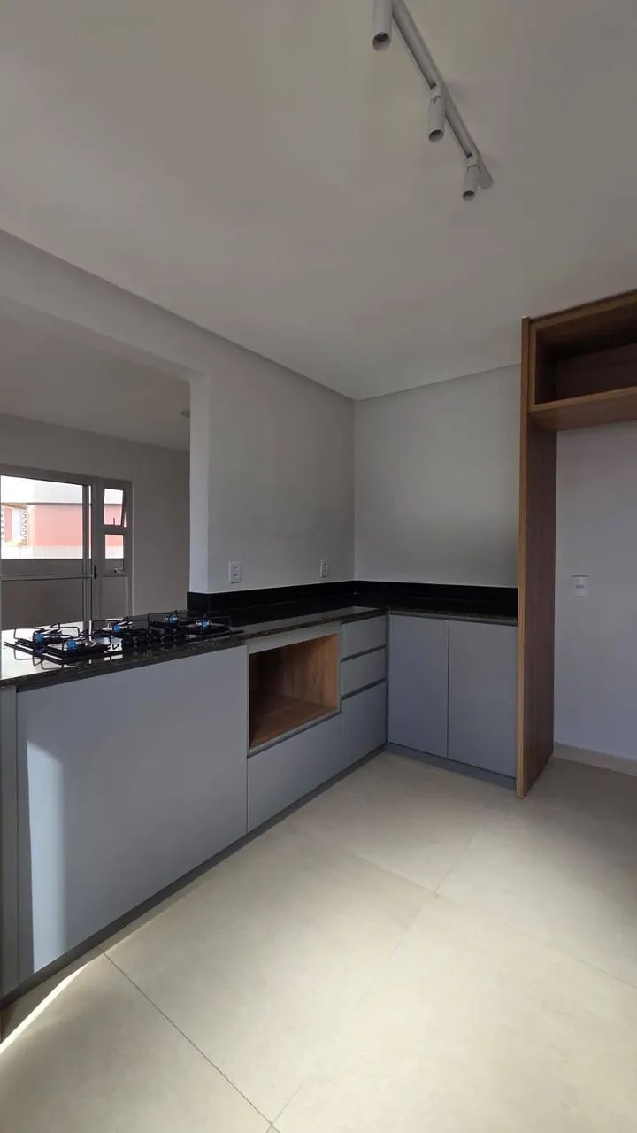 Apartamento de 3 quartos com sacada - Totalmente reformado - Setor Oeste