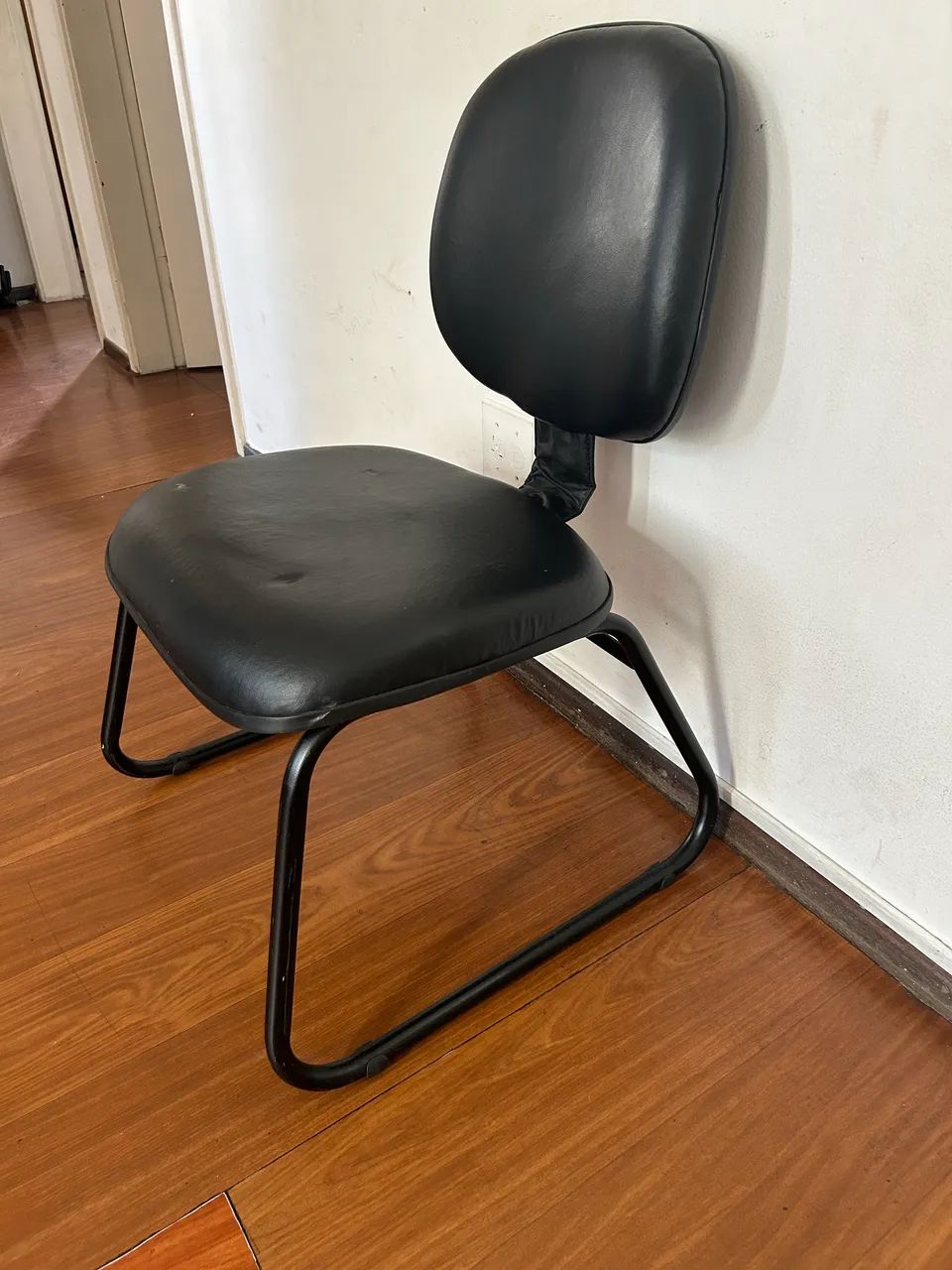 Vendo cadeira de escritório  - Foto 3