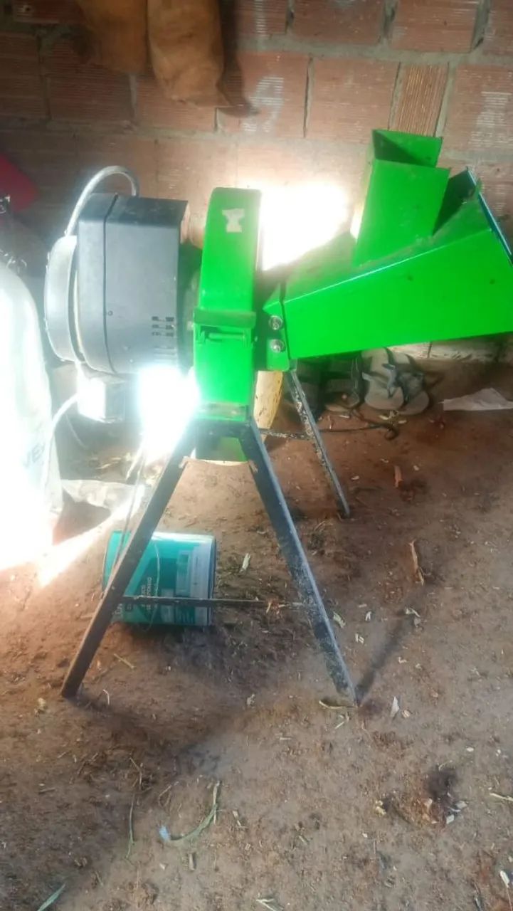 Vendo forrageira 3 mês de uso. Quem tive interesse manda mensagem pra mim ? - Foto 2